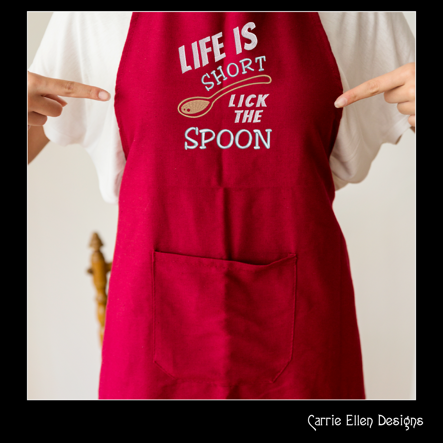 Life is Short, Lick the Spoon – Funny Kitchen Machine Embroidery Design Saying | 6 Sizes (2368)